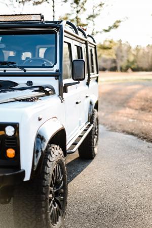 Land Rover Defender 110 by Osprey Custom Cars 1993 года 